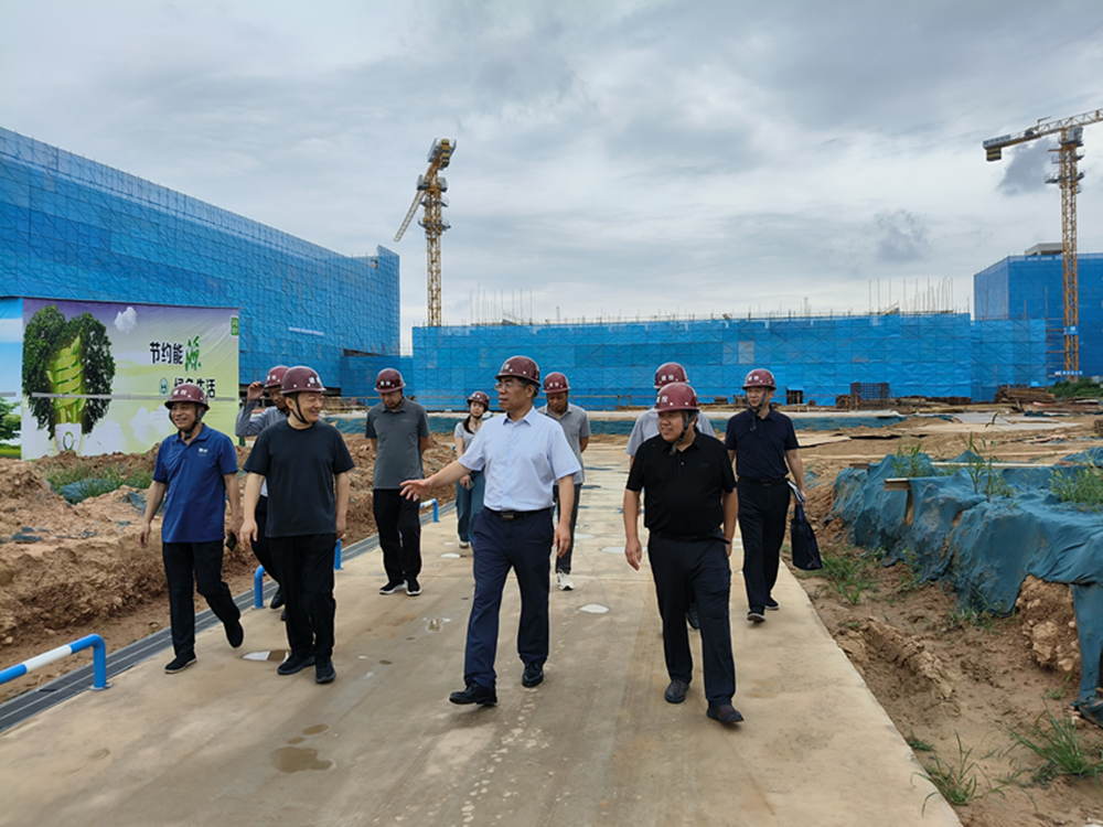 集團公司黨委書記、董事長汪洋到六十七高級中學項目調(diào)研項目建設工作